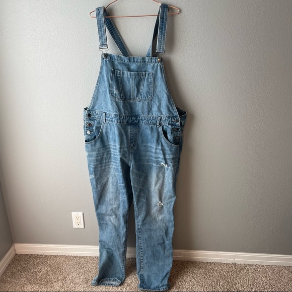 City Chic Over it all Overalls denim with distressing - Picture 4 of 11